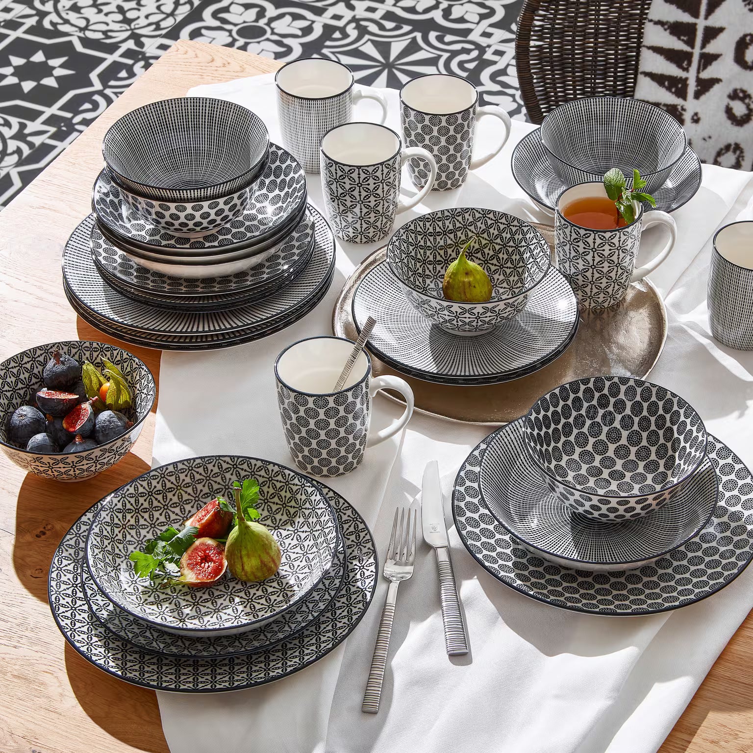 SET DE VESELA 28 PIESE